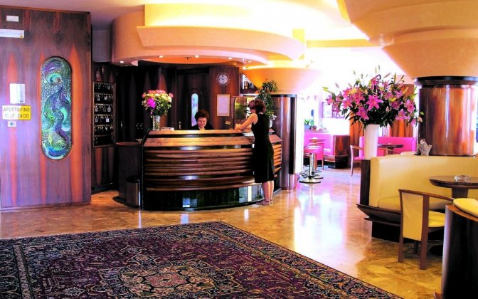 Gallery 05